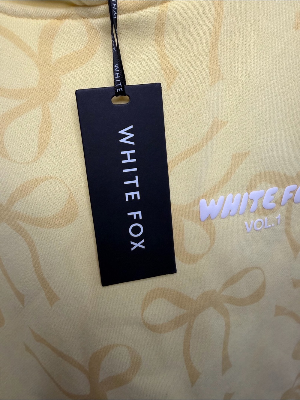 White Fox NWT Lemon Bow Hoodie Oversized- Small/Medium - Picture 3 of 7